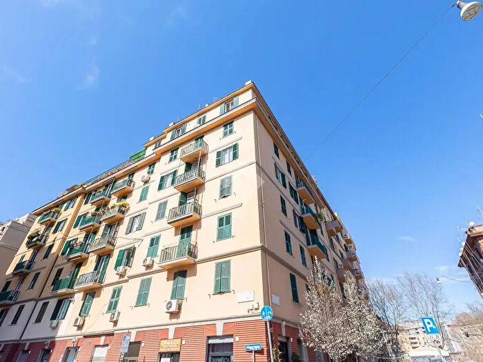 Appartamento trilocale in vendita in Via Rubattino, Roma