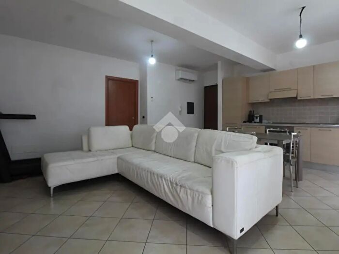 Appartamento trilocale in vendita in Via Villa, Scilla