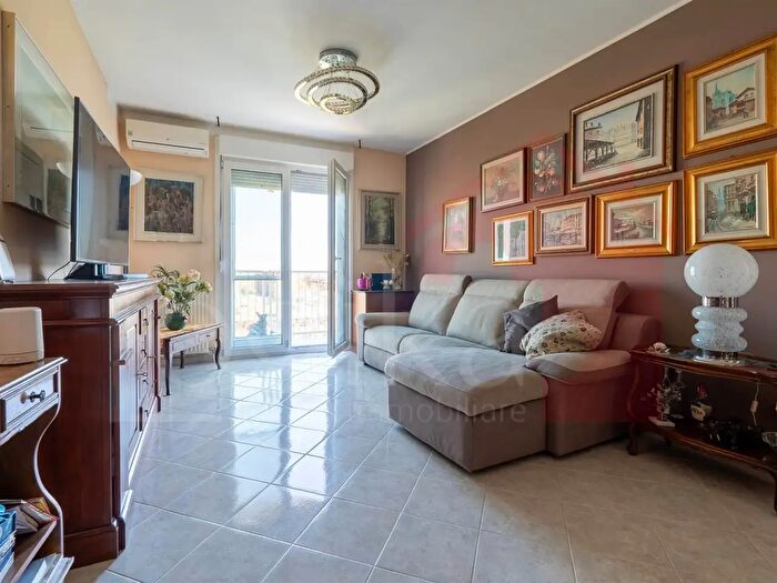 Appartamento trilocale in vendita in Via Brodolini, Pieve Emanuele