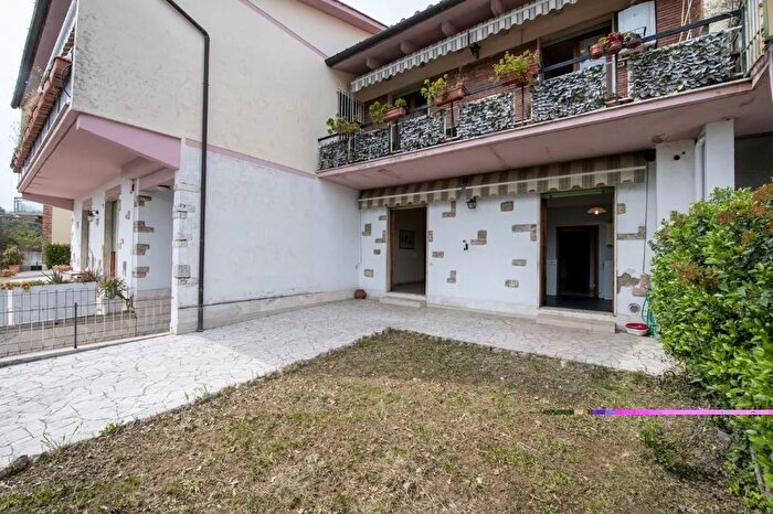 Appartamento con 6 locali in vendita in Siena