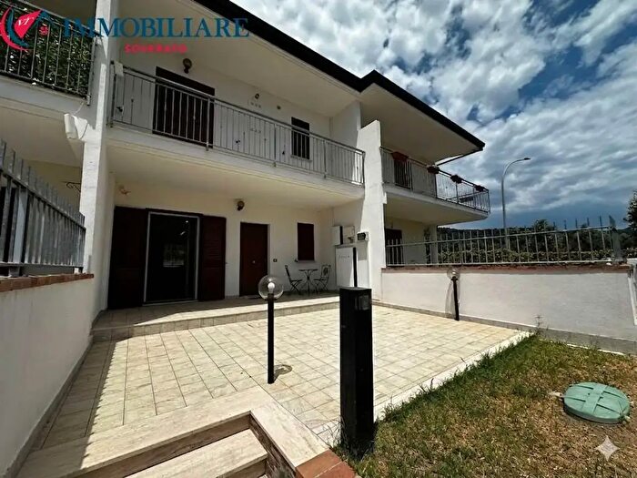 Casa con 5 locali in vendita in Montepaone