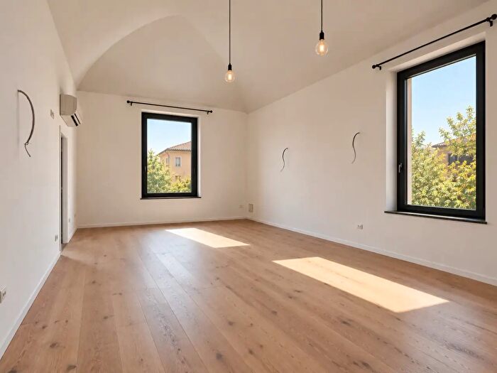 Appartamento quadrilocale in vendita in Via Selmi, Modena
