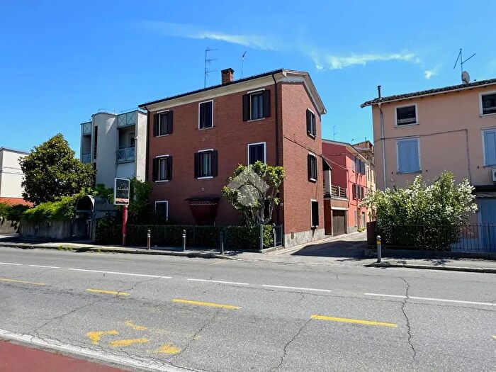 Appartamento trilocale in vendita in Via S Leonardo, Parma