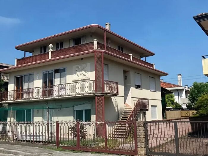 Appartamento con 5 locali in vendita in Via Noalese Sud, Pianiga