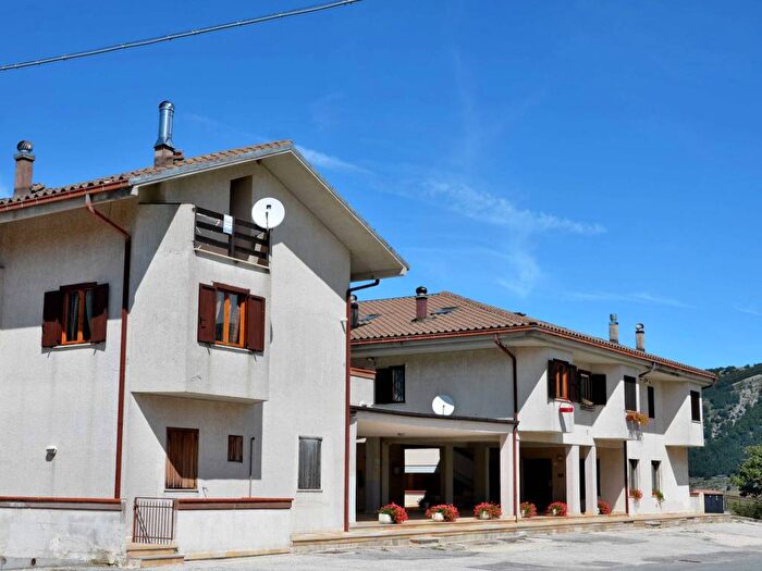 Appartamento trilocale in affitto in Via Arano, Ovindoli
