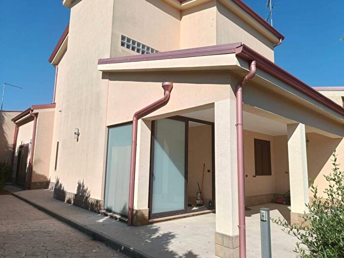 Casa quadrilocale in affitto in Via Monte Cervino, Epipoli, Siracusa