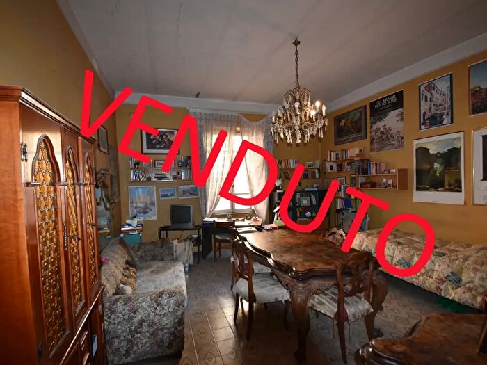 Appartamento trilocale in vendita in Via Villafranca, Roma