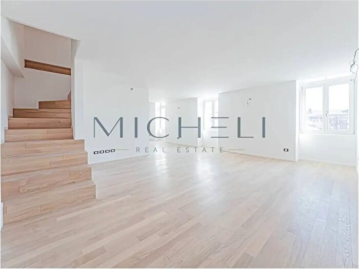 Appartamento trilocale in vendita in Via Antonio Ghislanzoni, Lecco