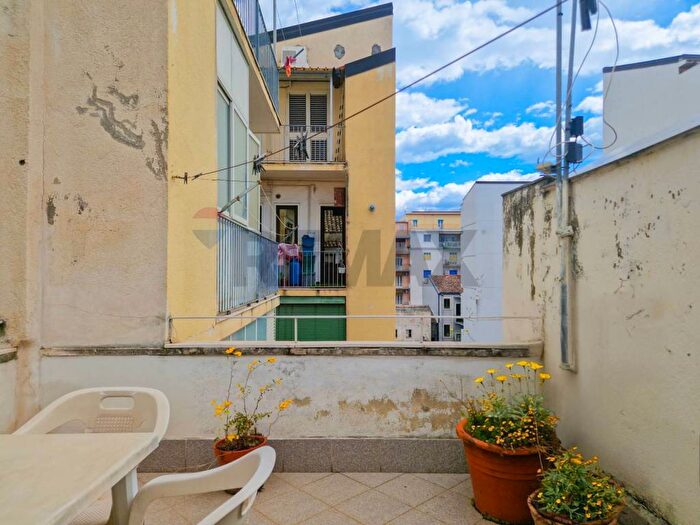 Appartamento con 5 locali in affitto in Province Veneto, Catania