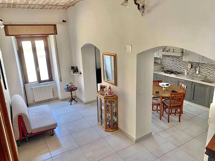 Casa con 8 locali in vendita in Guglionesi