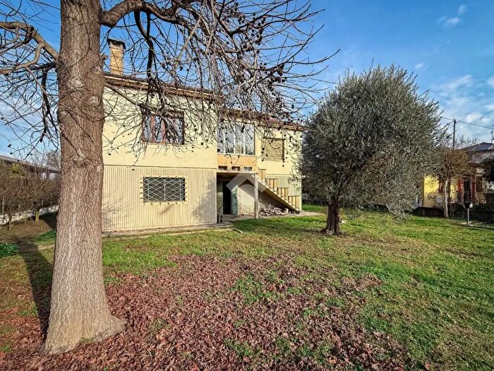 Casa con 5 locali in vendita in Via Roma, Pianiga