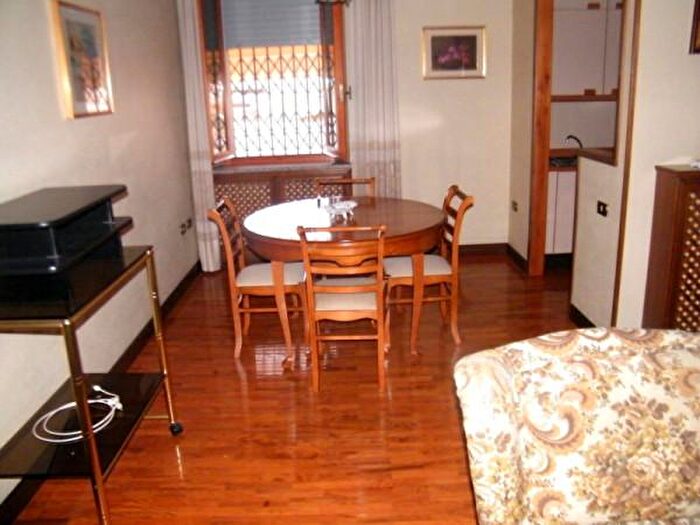 Appartamento con 6 locali in vendita in Via Montegrappa, Jesi