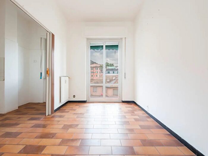 Appartamento con 6 locali in vendita in Via Divisione Acqui, Genova