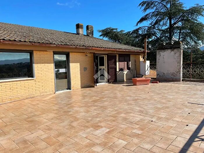 Appartamento trilocale in vendita in Via Caipoli, Gallicano Nel Lazio