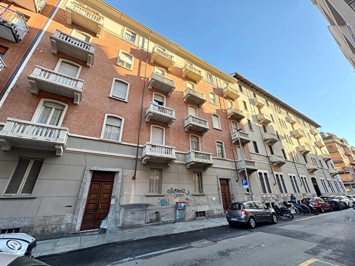 Appartamento trilocale in vendita in Bis Via Saluzzo San Salvario Circoscrizione Torino Piemonte Italia, Torino