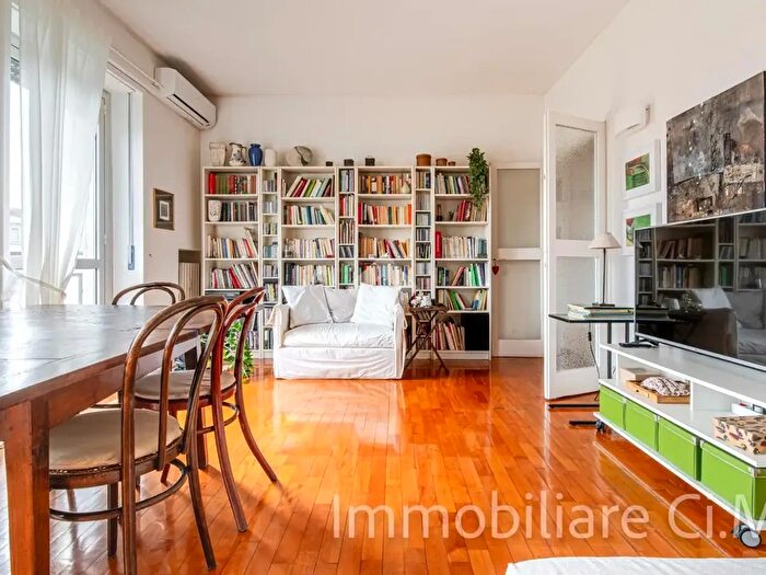 Appartamento quadrilocale in vendita in Via Teodosio, Milano