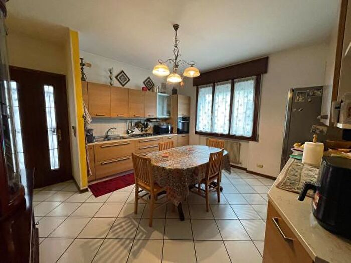 Appartamento con 5 locali in vendita in Via Aprile, Riese Pio X