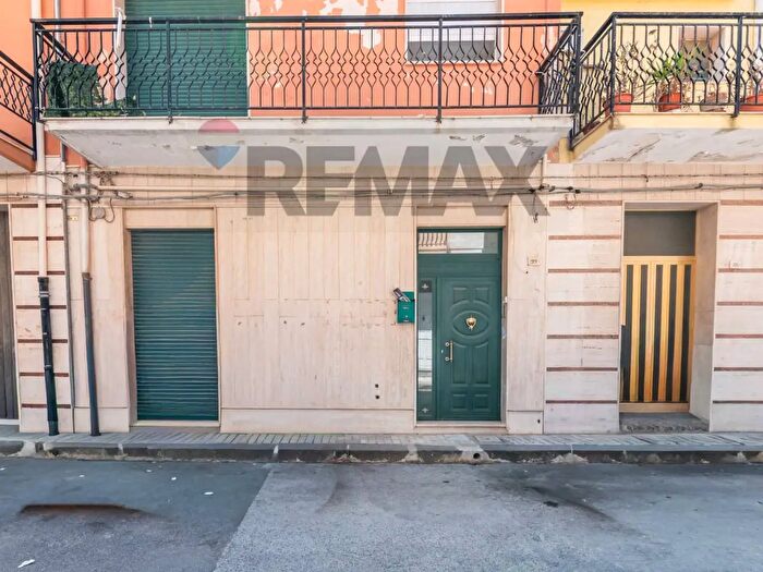 Casa con 11 locali in vendita in Via S Rizza, Floridia