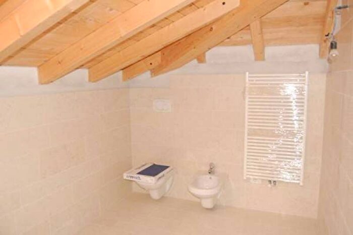 Casa con 6 locali in affitto in Via Italia, Centro, Bernareggio