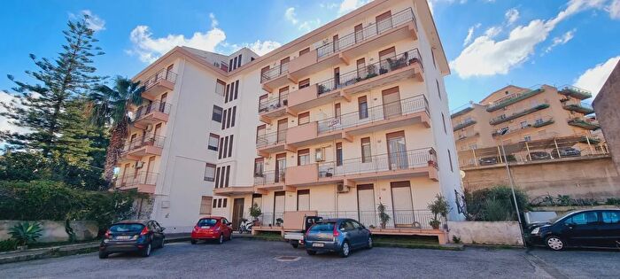 Appartamento quadrilocale in vendita in Via Curcio, Barcellona Pozzo Di Gotto