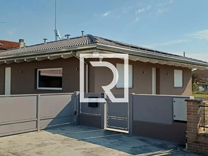 Appartamento quadrilocale in vendita in Piazza Luigi Melandri, Ravenna