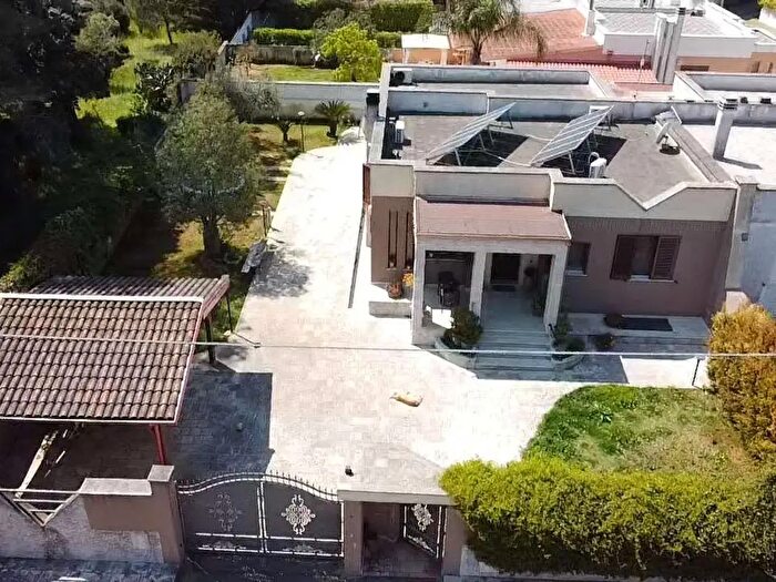 Casa con 6 locali in vendita in Via Puglia, Casarano