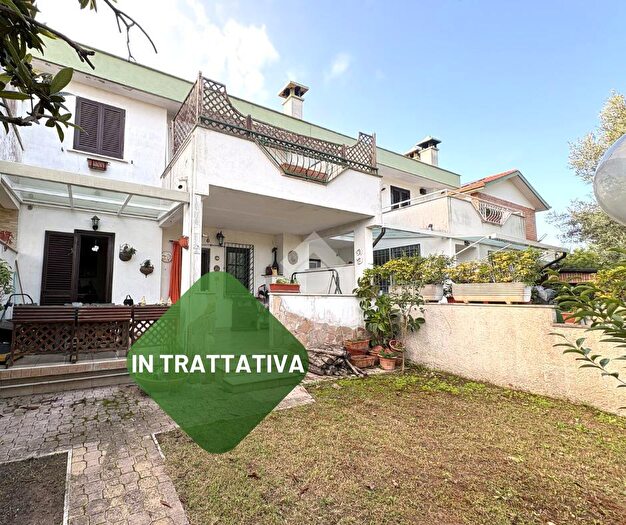 Casa quadrilocale in vendita in Viale Roma, Anzio