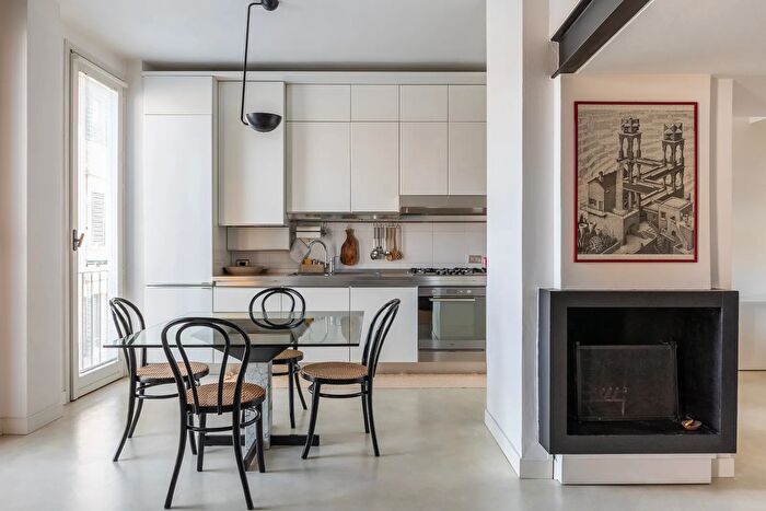 Appartamento trilocale in affitto in Via San Felice, Bologna