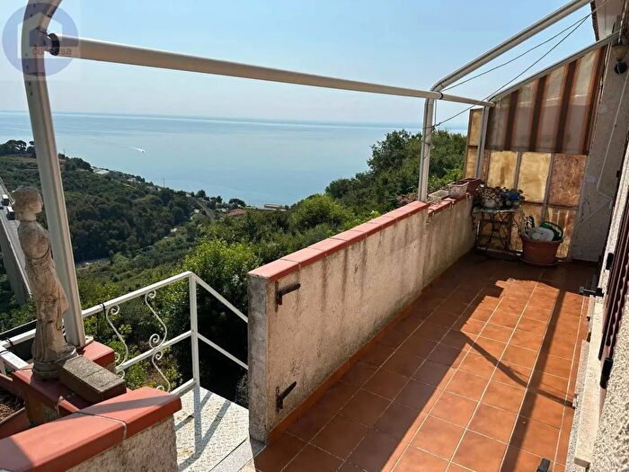 Casa quadrilocale in vendita in Via Terre Bianche, San Lorenzo Al Mare