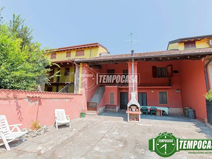 Casa con 5 locali in vendita in Via G B Benzoni, Palazzo Pignano