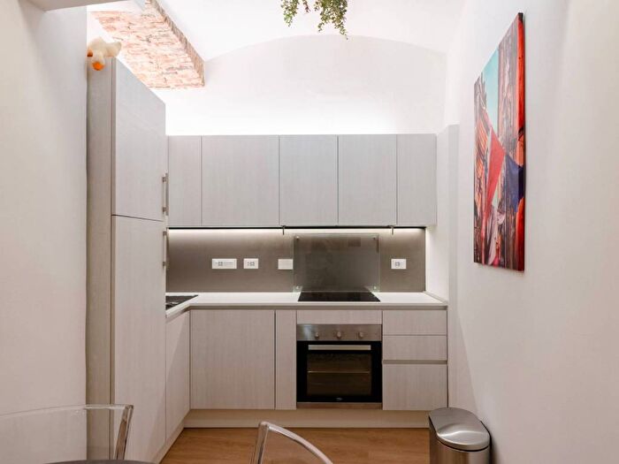 Appartamento trilocale in affitto in Vico Giannini, Caricamento, Genova