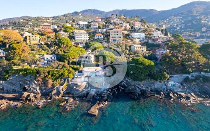 Casa con 6 locali in vendita in Recco