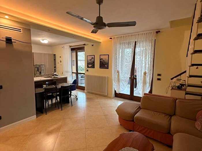 Appartamento con 5 locali in affitto in Via Madre Teresa di Calcutta, Baia del Re, Piacenza