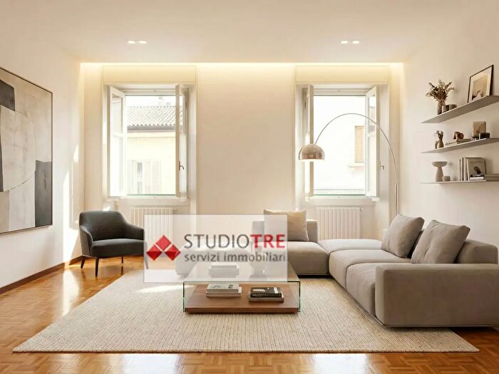 Appartamento trilocale in vendita in Strada Nuova, Pavia