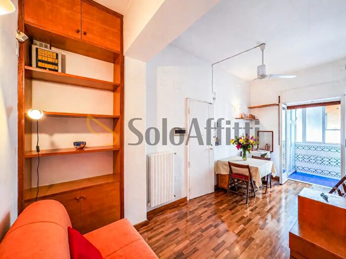 Appartamento bilocale in affitto in Vico Acitillo, Napoli