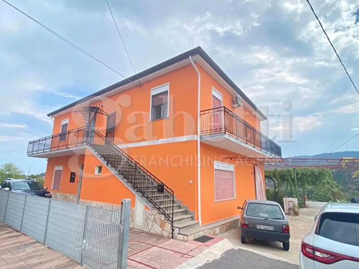 Casa con 8 locali in vendita in Contrada Mulinello, Patti