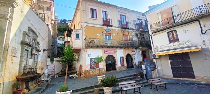 Appartamento con 5 locali in vendita in Pizzo