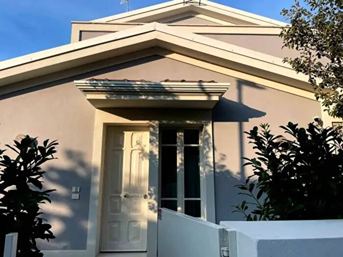 Casa con 6 locali in vendita in Viale Fratelli Bandiera, Riccione