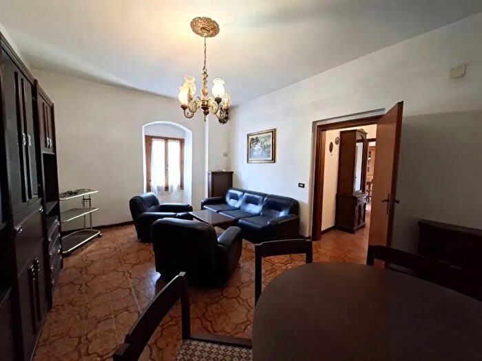 Appartamento con 6 locali in vendita in Montevarchi