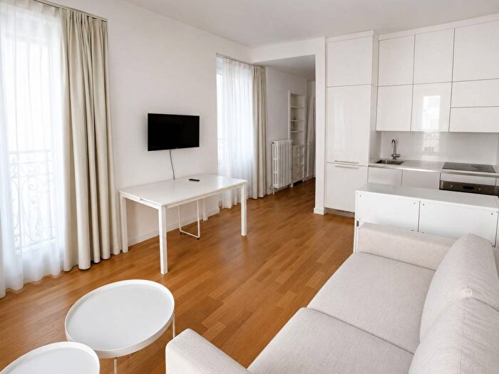 Appartamento bilocale in affitto in Via Santa Cecilia, San Babila, Milano