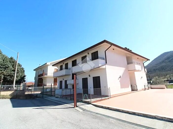 Appartamento trilocale in affitto in Localita' Scalette, Scandriglia
