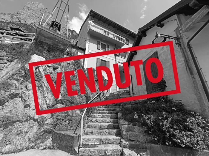 Casa con 6 locali in vendita in Via Maria Plozner Mentil, Paluzza