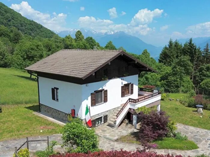 Casa con 5 locali in vendita in Via ai Monti, Gravedona ed Uniti