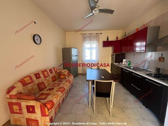 Appartamento trilocale in vendita in Autostrada MessinaPalermo, Campofelice Di Roccella