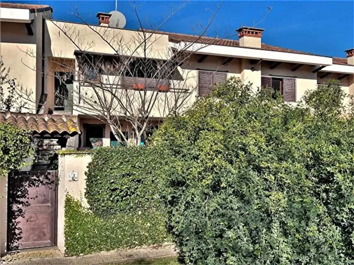 Appartamento bilocale in vendita in Largo Malles Venosta, Roma