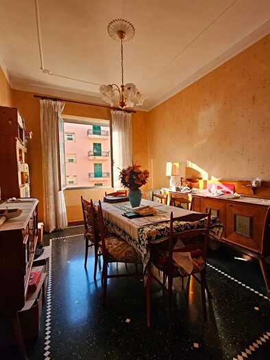 Appartamento con 5 locali in vendita in Via Briscata, Genova