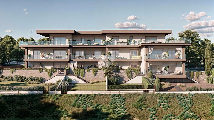 Appartamento quadrilocale in vendita in Desenzano Del Garda