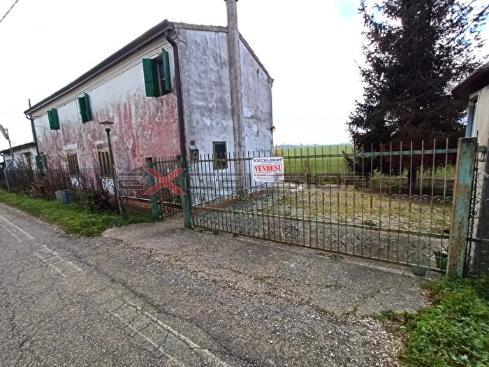 Casa quadrilocale in vendita in Corso Risorgimento N Porto Viro, Adria