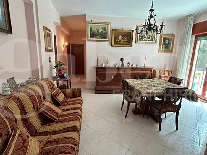 Appartamento quadrilocale in vendita in Via Michele Guadagno, Napoli