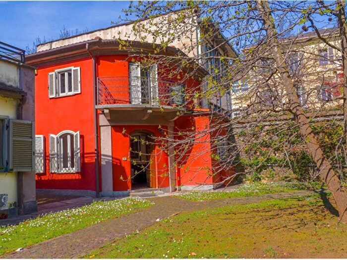 Appartamento quadrilocale in affitto in Via Maria Vittoria, Via della Rocca, Torino